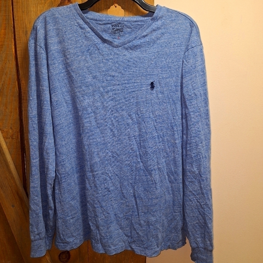 A Polo Ralph Lauren long sleeve heathered blue t-shirt in a mens size large.